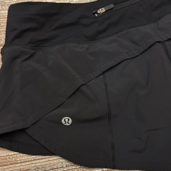 Lululemon Speed Ups - Shorts - Picture 2 of 5